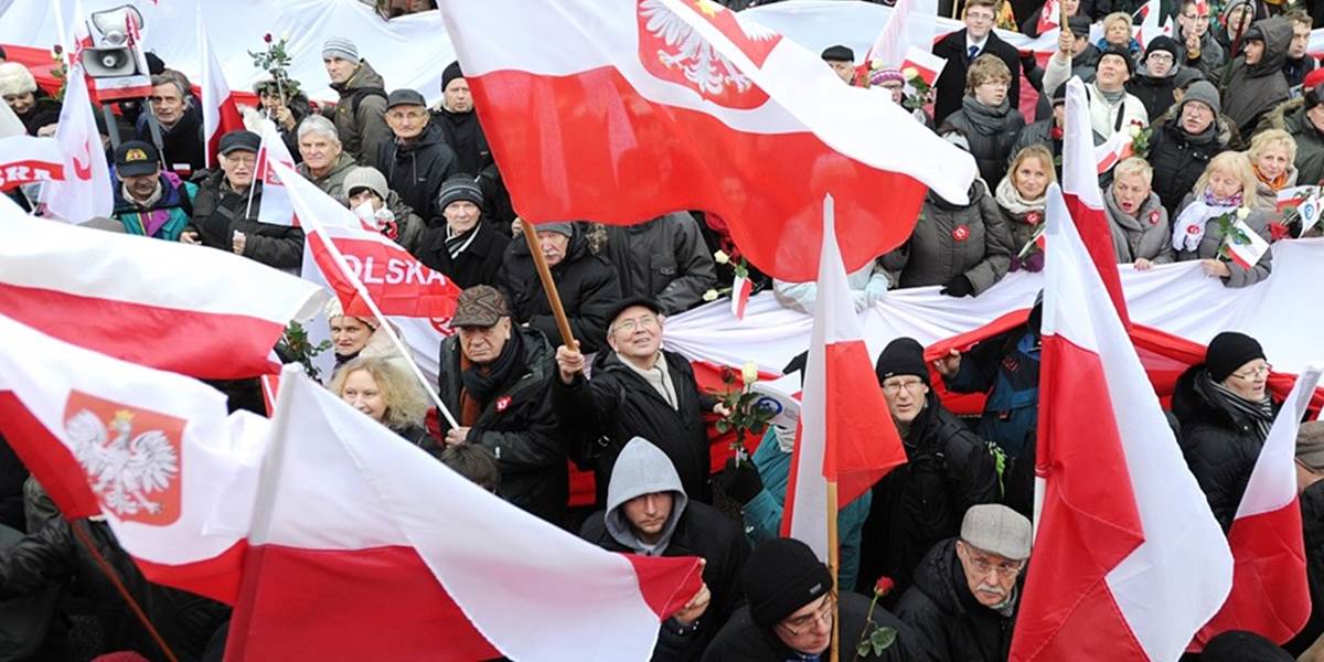 Tisíce ľudí protestovali vo Varšave proti volebným výsledkom v Poľsku