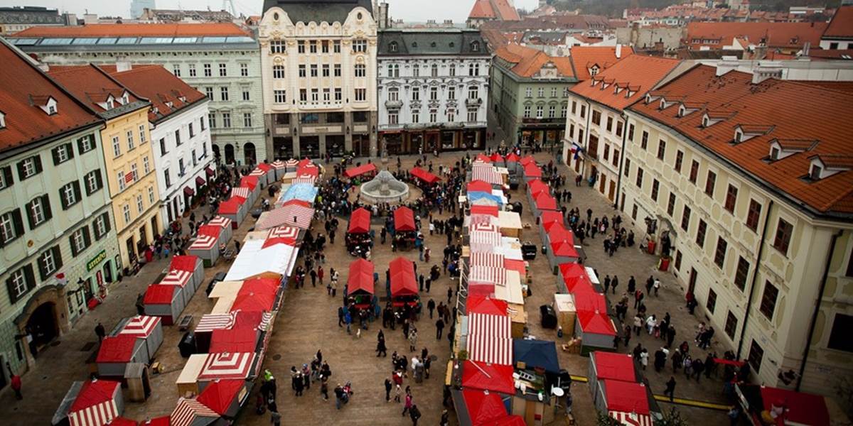 Colníci kontrolujú na vianočných trhoch používanie registračných pokladníc