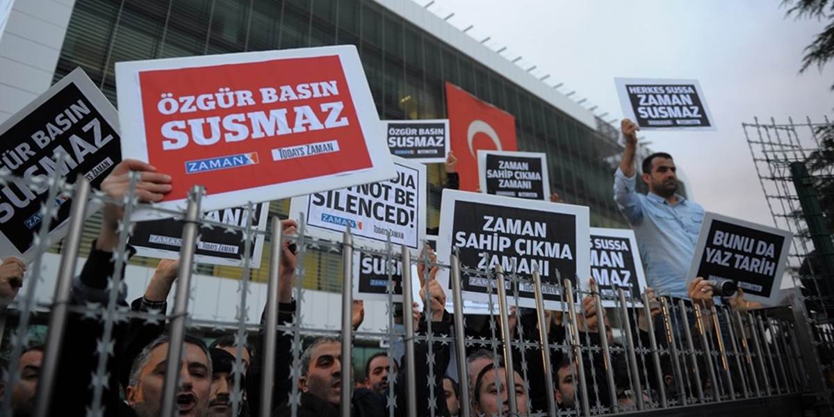 Turecká polícia znova podnikla razie voči Gülenovým sympatizantom