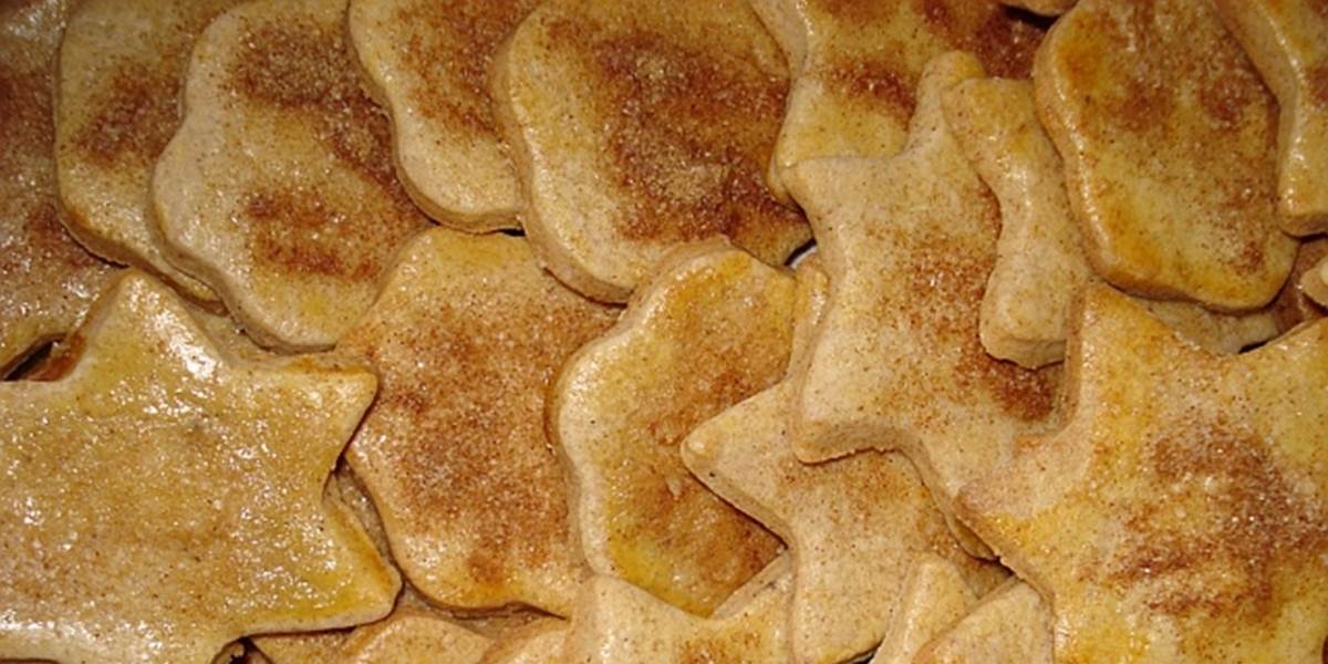 FOTO Recept: Pečieme na Vianoce - Hviezdičky s mandľovou posýpkou