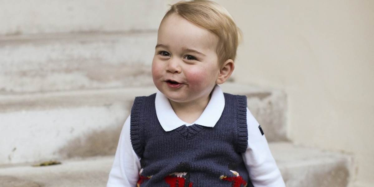 Kráľovská rodina zverejinila tri nové FOTO princa Georgea: Briti sa idú roztopiť