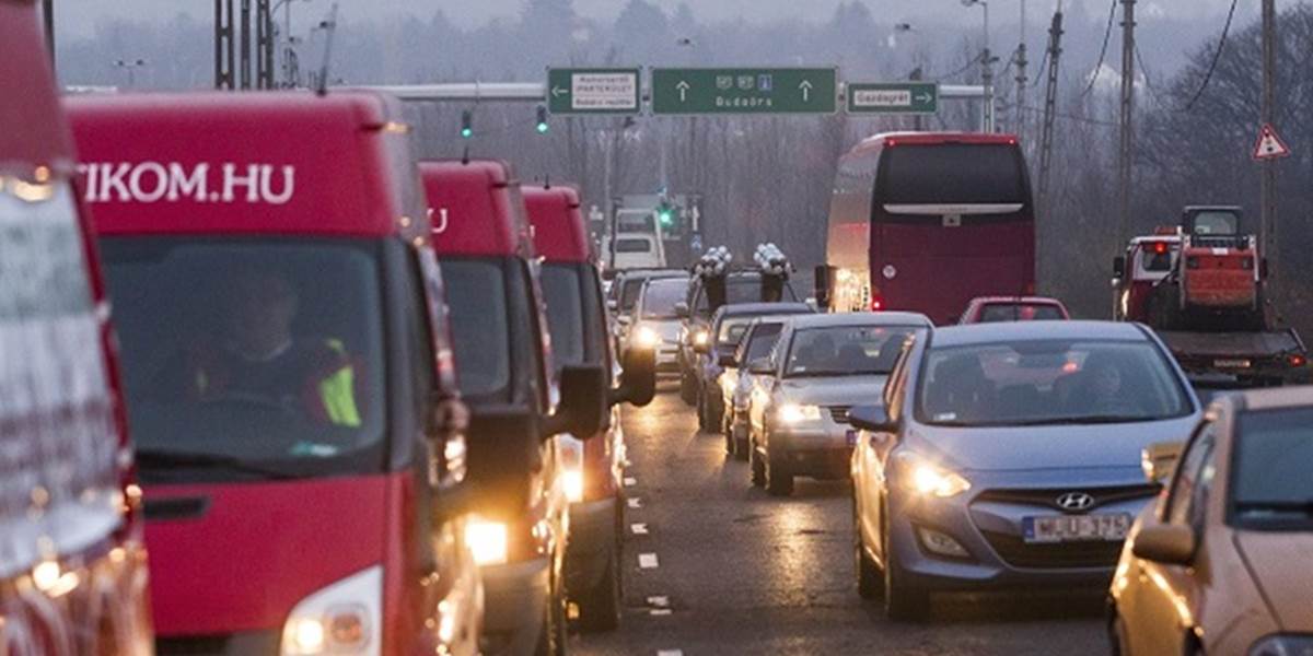 Maďarskí odborári demonštrujú obmedzovaním cestnej premávky po celej krajine