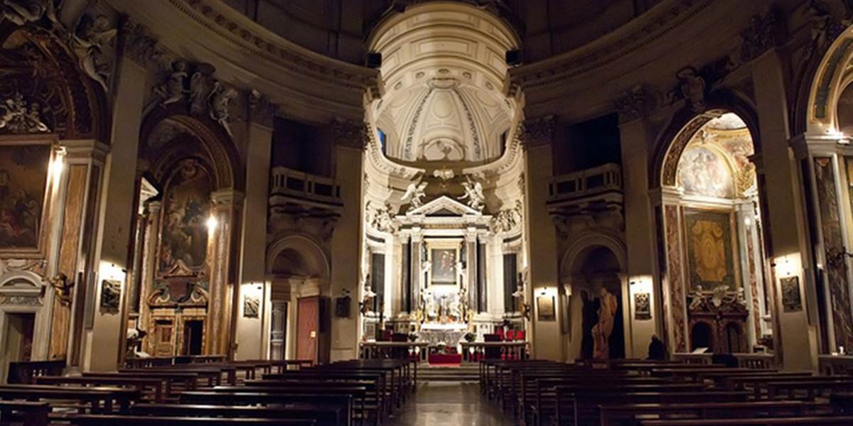 Neapolský kňaz nechal v kostole nainštalovať rušičku mobilov