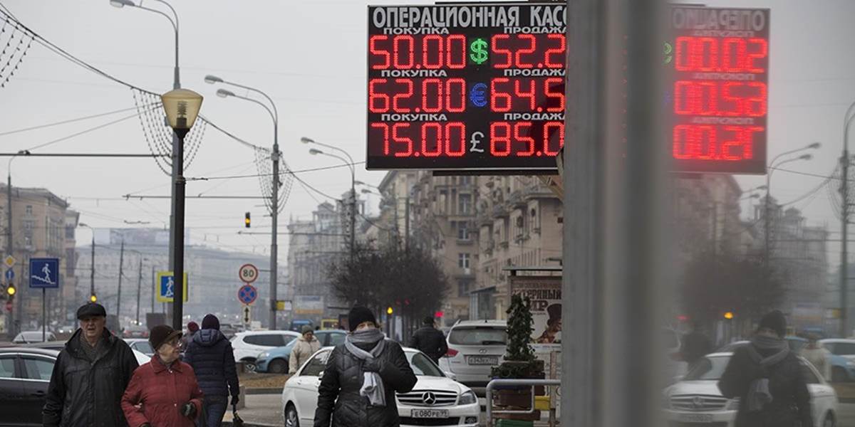 Rubeľ ďalej padá, prekonal už psychologickú hranicu 60 RUB/USD