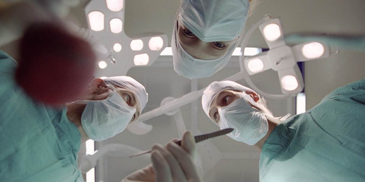Skalickí ortopédi vykonali unikátny operačný zákrok