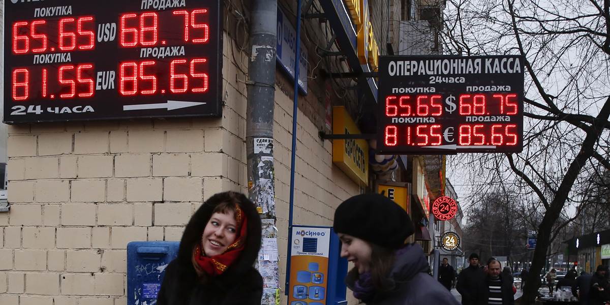 Rusko má problém: Zvýšili úrokové sadzby, rubeľ ďalej padá na nové historické minimá