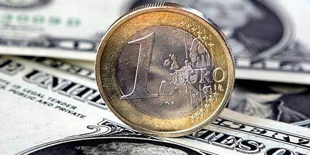 Euro v utorok voči doláru posilnilo na trojtýždňové maximum