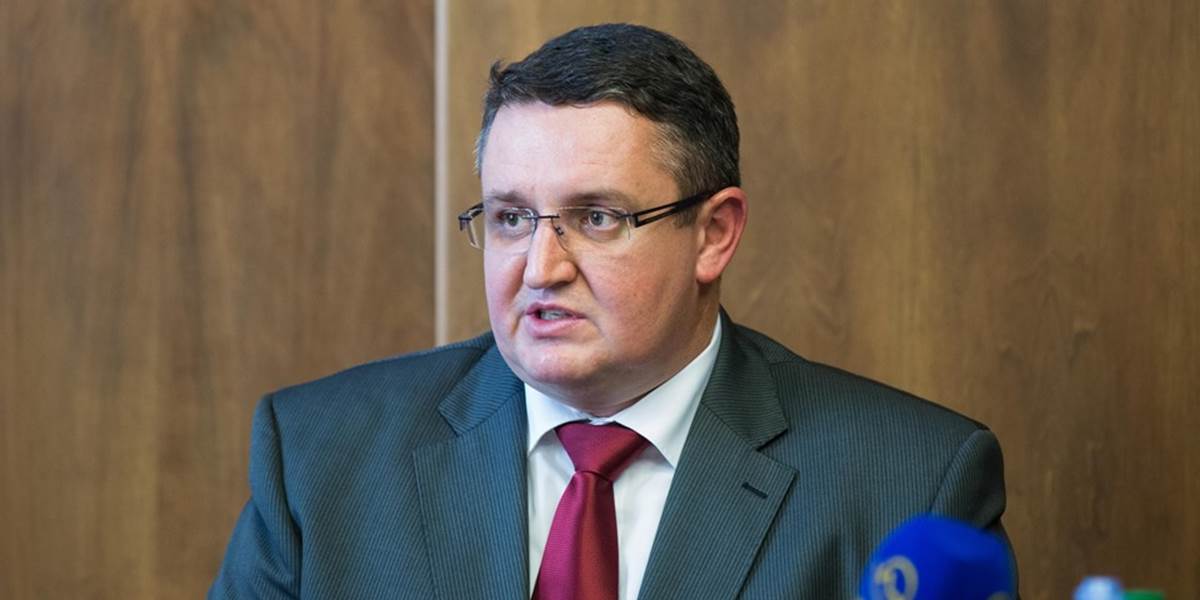 Senčák skončil ako vedúci služobného úradu MZ