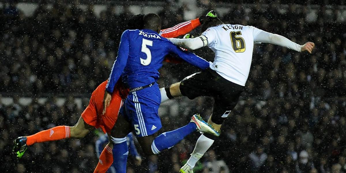 Zouma po zrážke s Čechom nedohral duel Ligového pohára