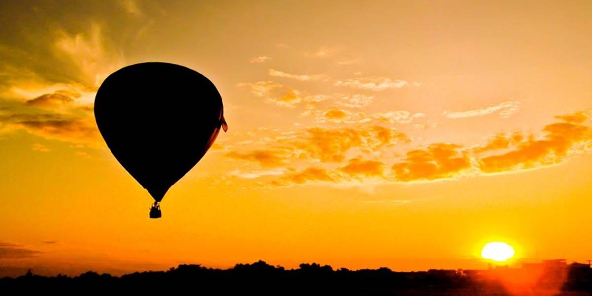 Pri zrútení sa teplovzdušného balóna v Turecku zahynul čínsky turista