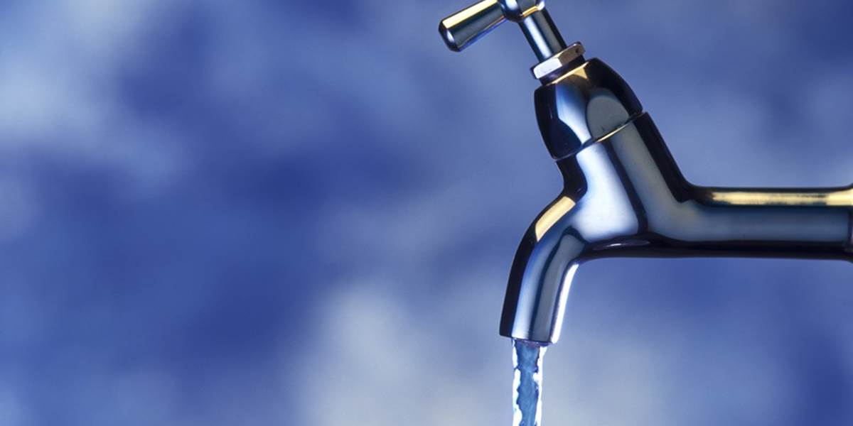 Za hranice bude možné zobrať na osobu najviac 20 litrov vody