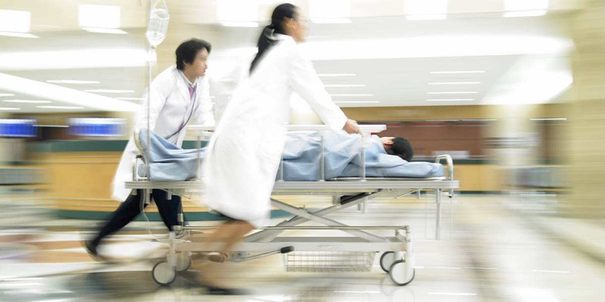 Muž, ktorý sa zapálil na Václavskom námestí, podľahol zraneniam