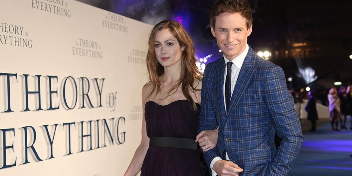 Herec Eddie Redmayne sa oženil s Hannah Bagshawe