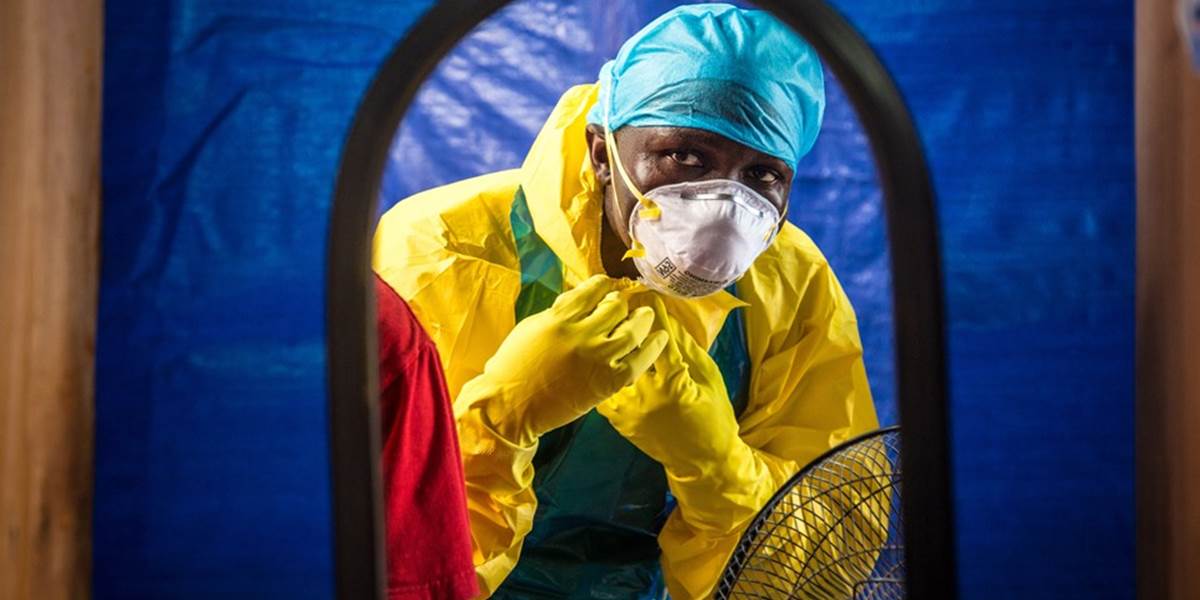 V Guinei zhorel sklad so zásobami liekov a vybavenia proti ebole