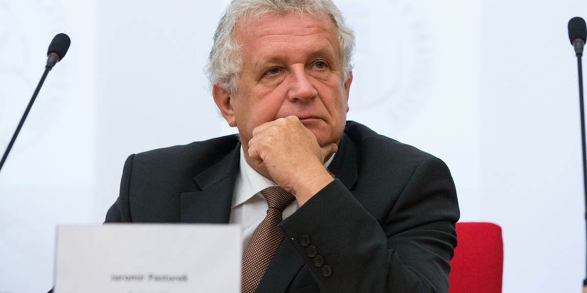 Snem rozhodol, Pastoreka navrhli odvolať z postu predsedu SAV