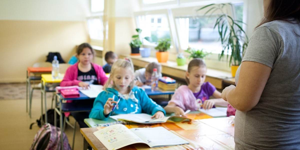 Žiaci dnes idú do školy poslednýkrát v tomto kalendárnom roku