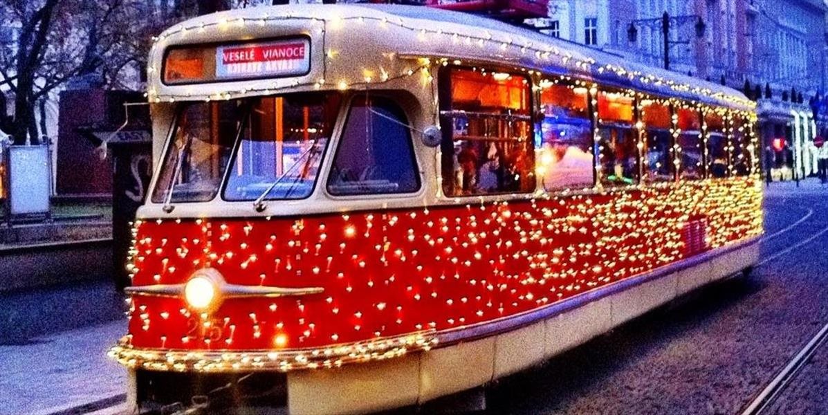 Vo vianočnej električke zaznejú vďaka mladým hudobníkom koledy naživo