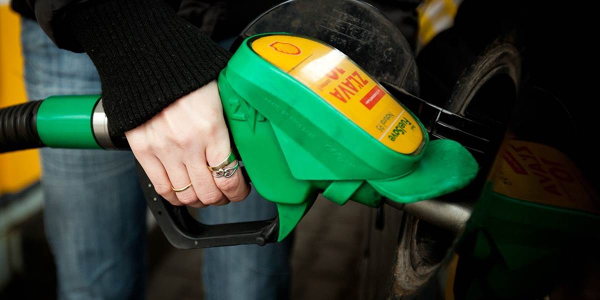 Ceny pohonných látok pokračovali v poklese