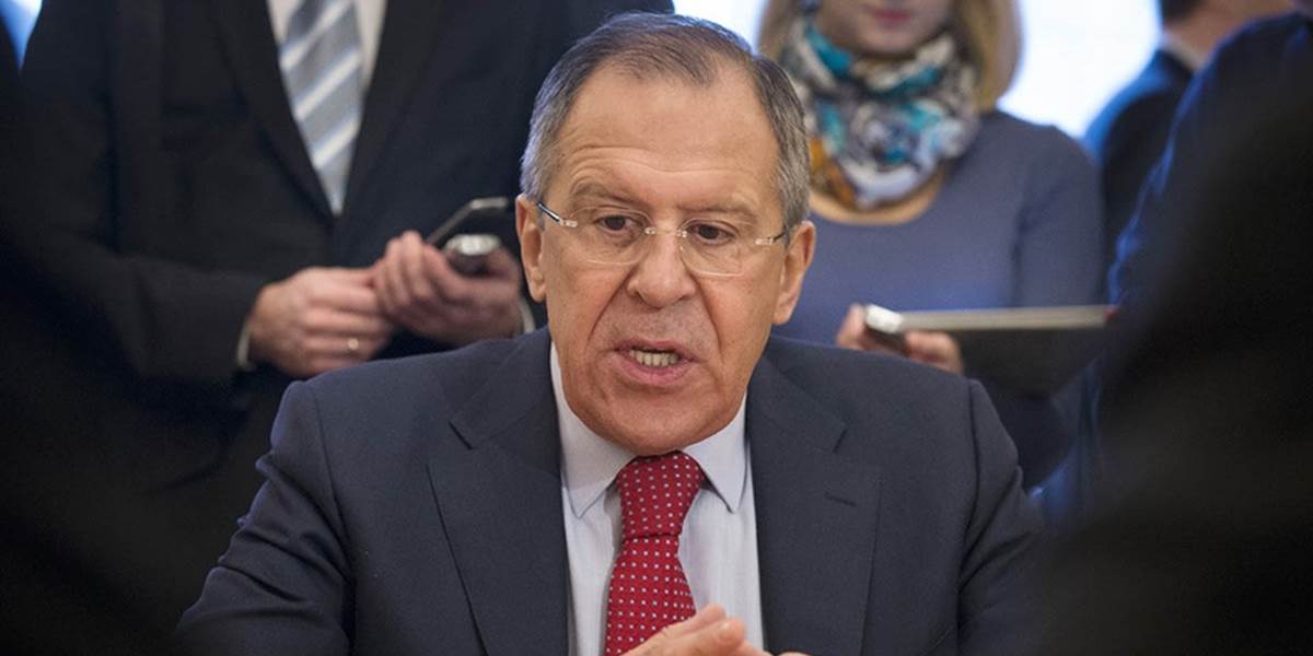 Lavrov kritizoval Porošenkovo vyhlásenie ohľadom neutrálneho štatútu Ukrajiny