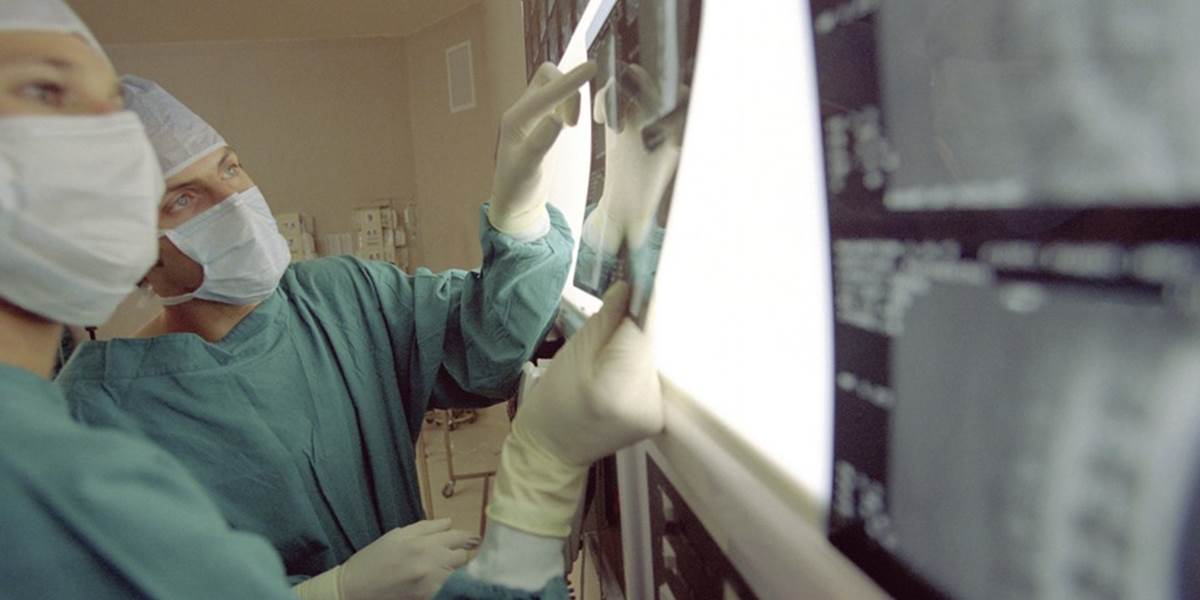 Českí špecialisti transplantovali pacientovi súčasne päť orgánov