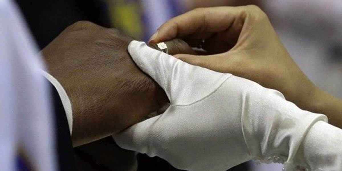 Stúpa počet fiktívnych manželstiev cudzincov