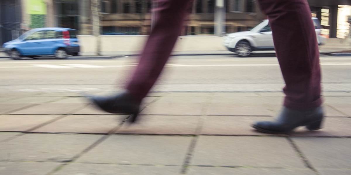 Hľadajú vodiča, ktorý zrazil chodkyňu