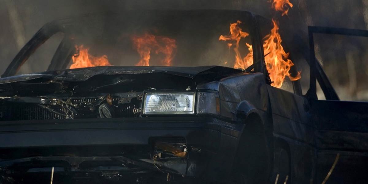 Auto podpálil bábikou, hrozí mu ročný trest