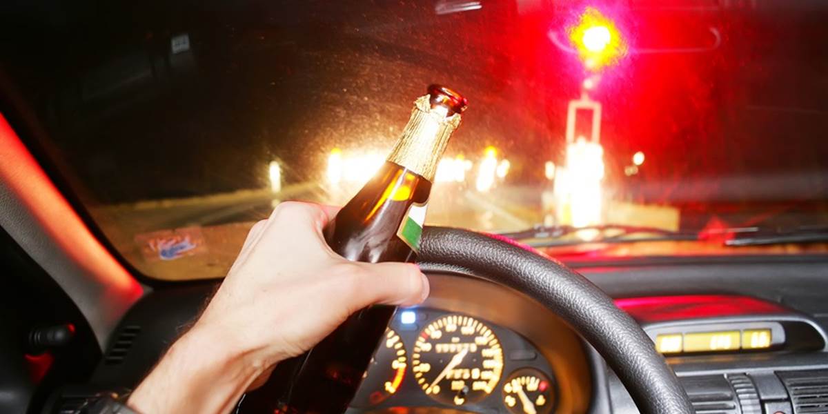 Alkohol za volantom môže vodičovi vyniesť rok za mrežami