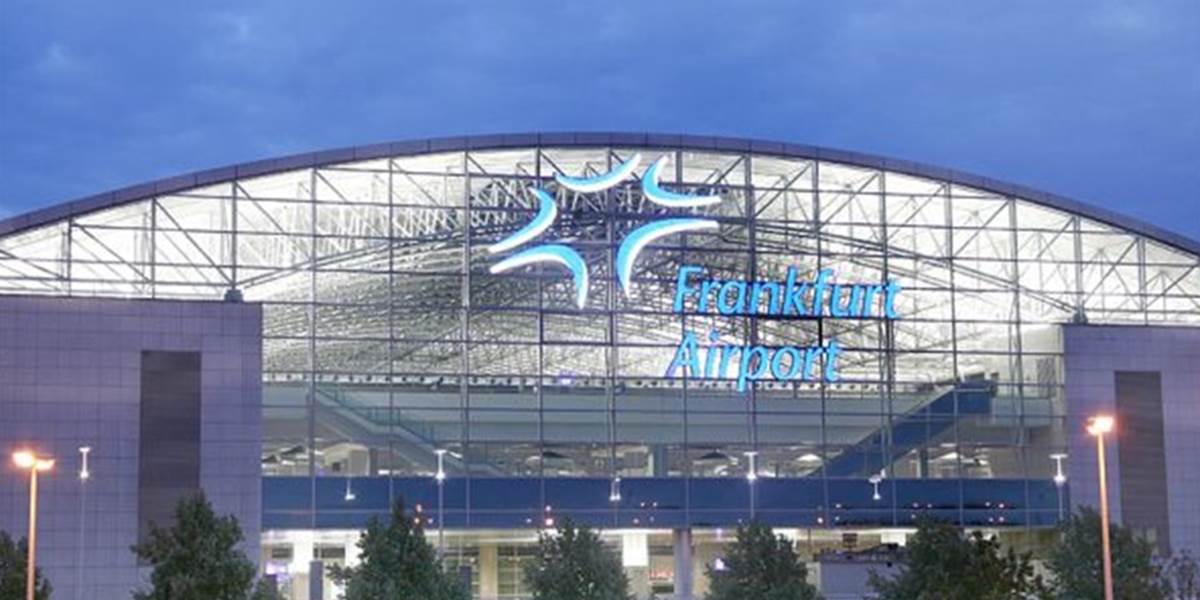 Kontrola našla na letisku vo Frankfurte nedostatky