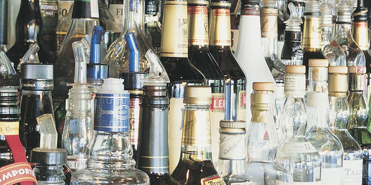 Na alkohole, cigaretách a tabaku začnú pribúdať nové kolky