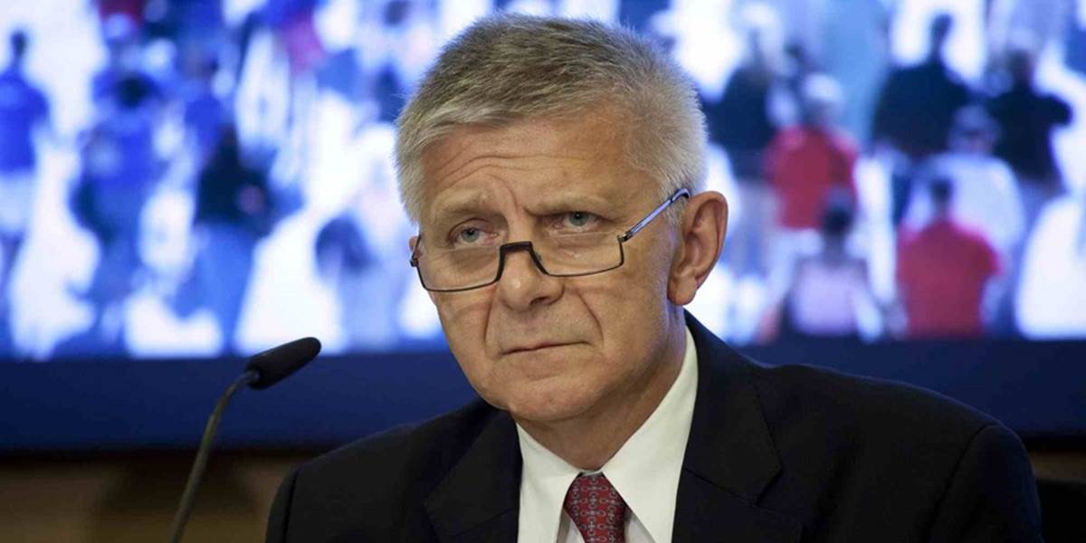 Poľsko by teraz zo vstupu do eurozóny neťažilo, tvrdí Belka