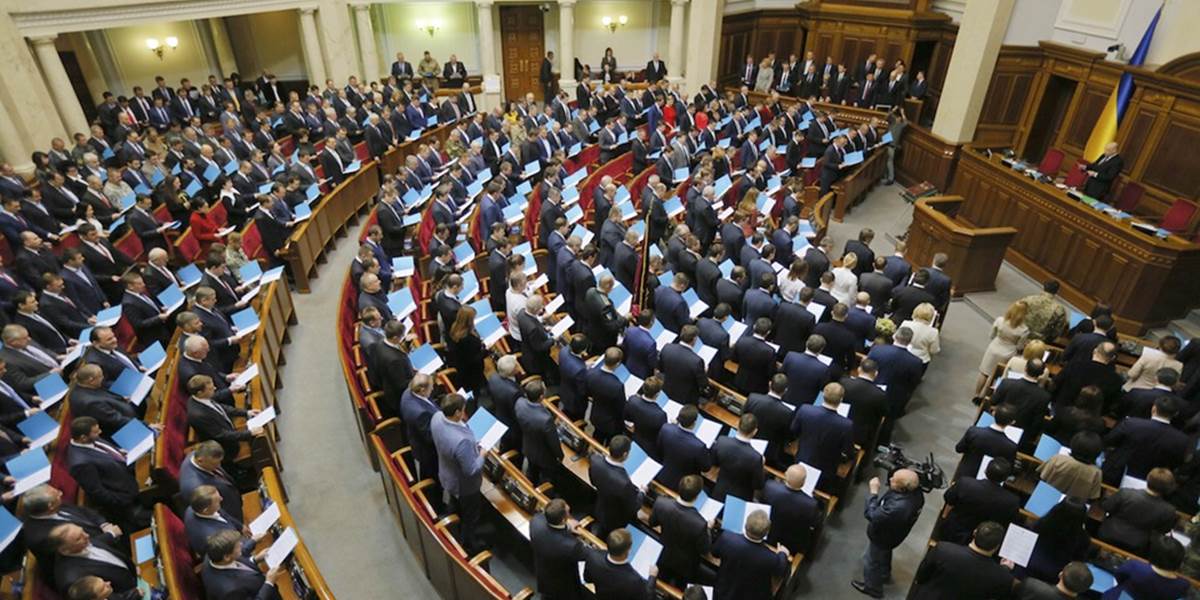 Kyjev sa zriekol neutrálneho štatútu a bude usilovať o členstvo v NATO