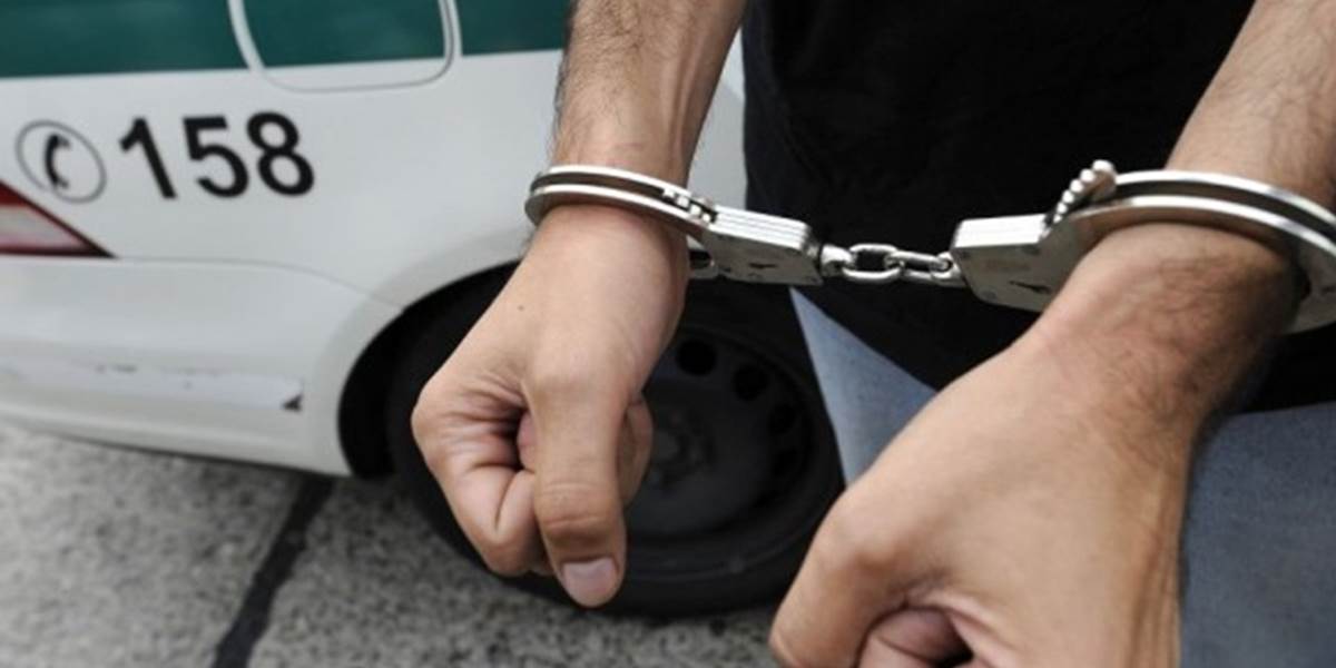 Za prepad poštárky hrozí 25-ročnému mužovi až 12-ročný trest