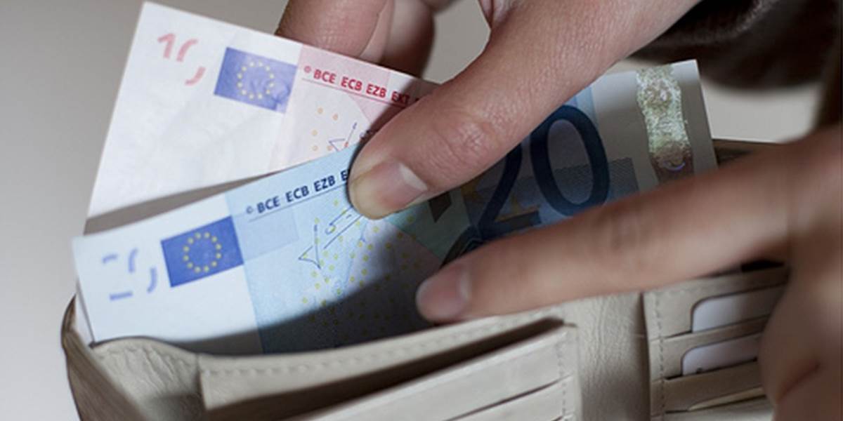 Minimálna mzda od januára stúpne na 380 eur
