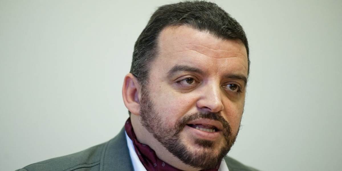 Chmelár: Andrej Kiska vie predať aj drievko v mašli, ale obsah chýba