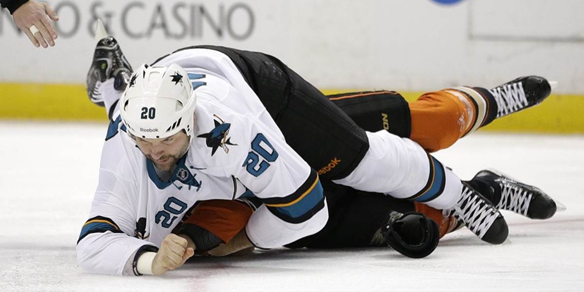NHL: Scott si za úder do hlavy Jackmana vyslúžil štvorzápasový dištanc