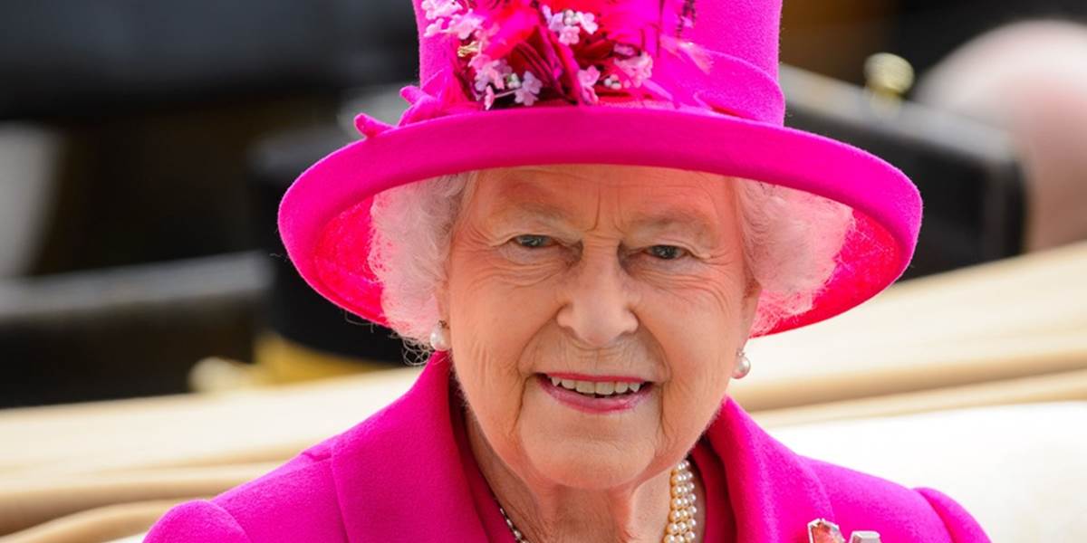 Kráľovná Alžbeta II. vo vianočnom posolstve vyzvala Britov na zmierenie
