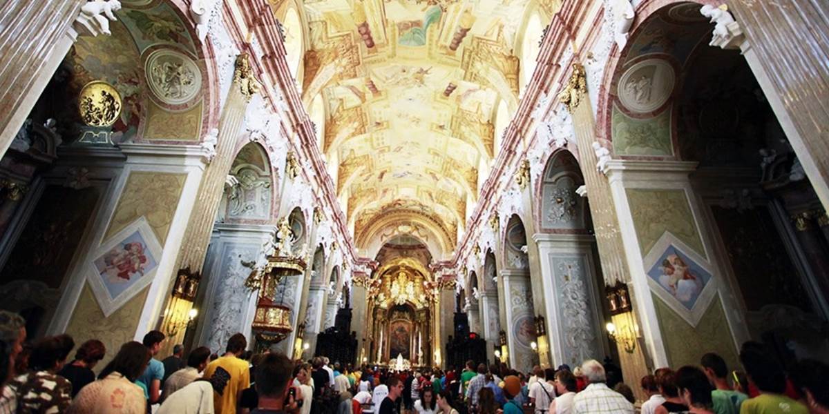 Kresťania si dnes pripomínajú sviatok prvomučeníka, svätého Štefana