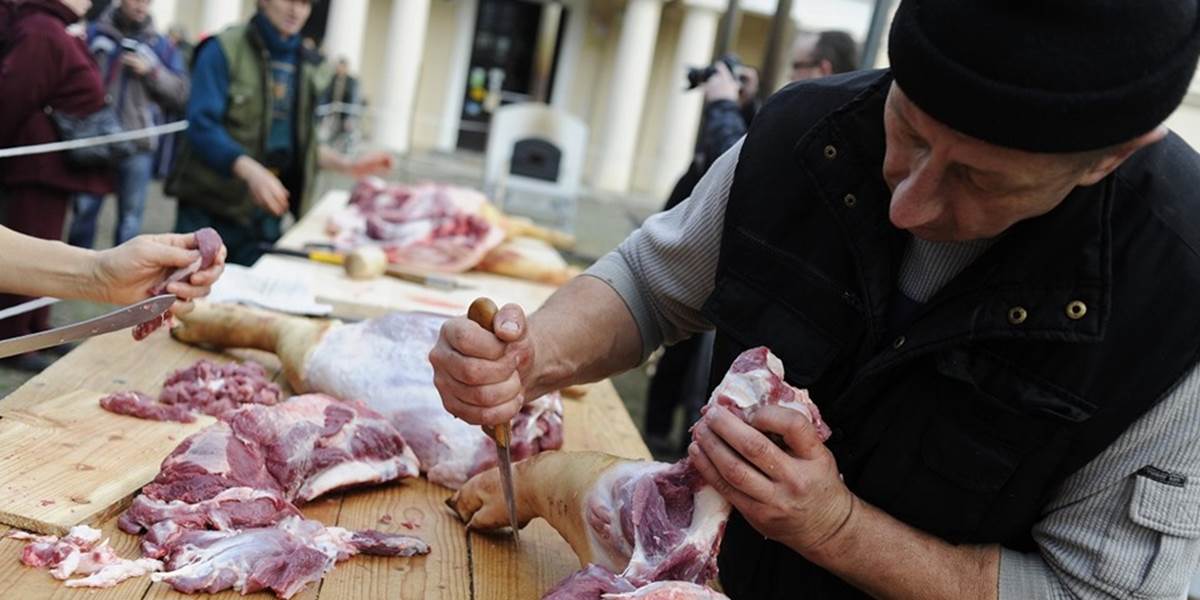 Štefanská zabíjačka v centre Svidníka prilákala stovky návštevníkov