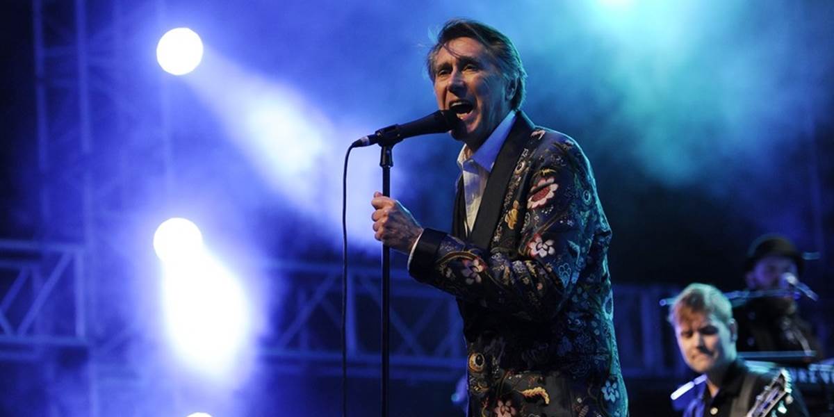 Syn Bryana Ferryho mal autonehodu, je v kritickom stave