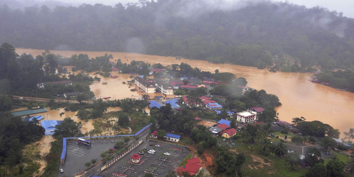 V Malajzii pre povodne evakuovali 160-tisíc ľudí!