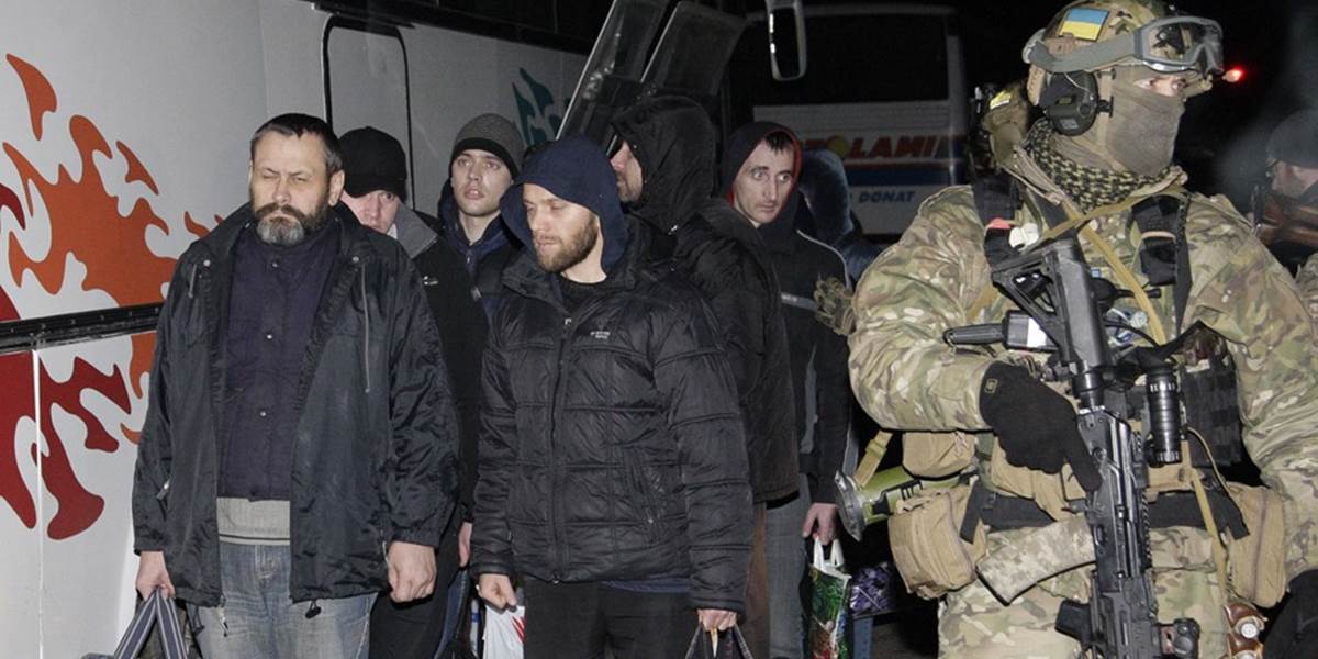 Porošenko privítal prepustených vojakov