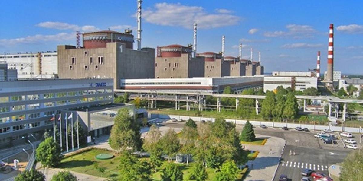 Jeden z blokov jadrovej elektrárne odpojili od siete