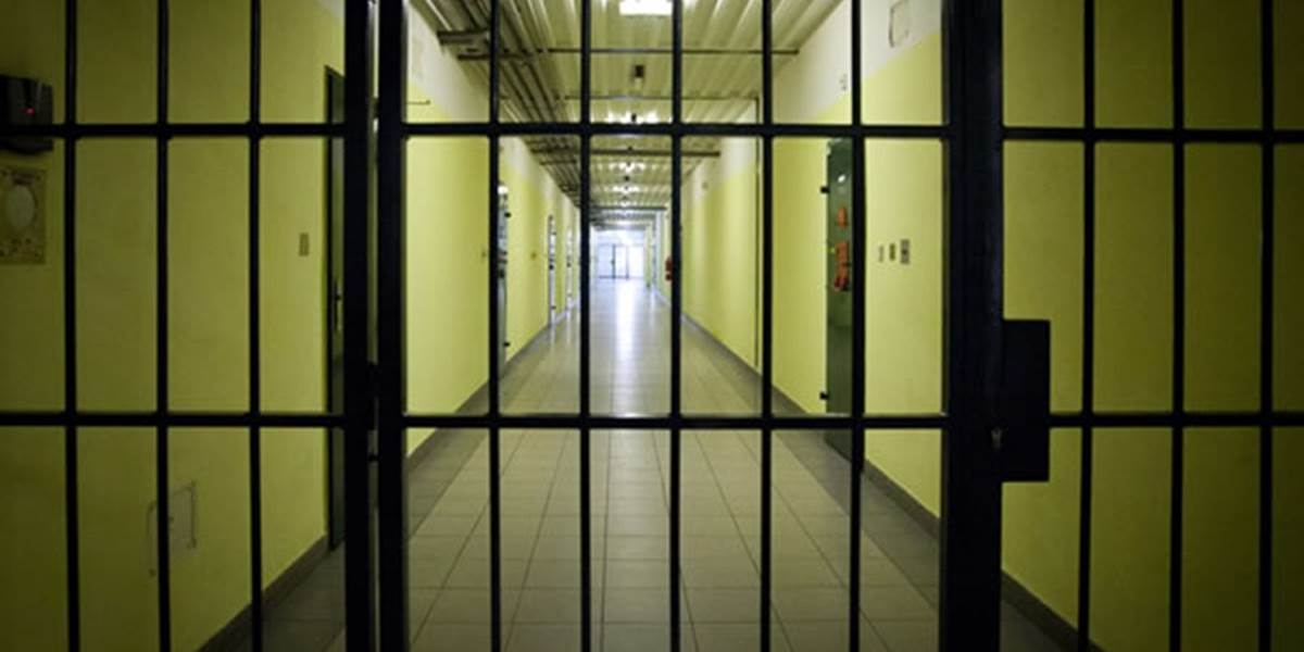 Samuel, obvinený z dvojnásobnej vraždy v Lučenci ostáva vo väzbe