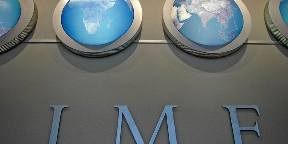 Ukrajina očakáva na začiatku roka 2015 od MMF tri tranže úveru naraz