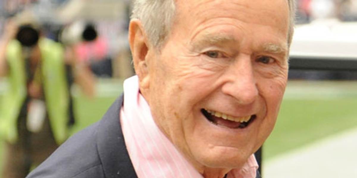 Bývalého prezidenta Georgea H. W. Busha (90) prepustili z nemocnice