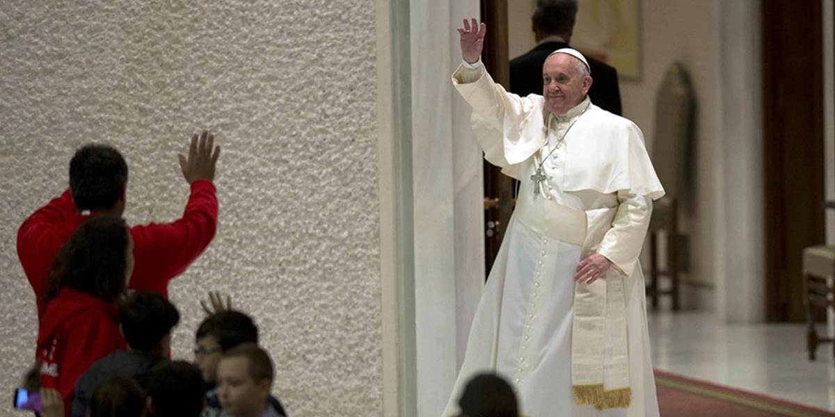 Pápež v posolstve k Svetovému dňu pokoja označil otroctvo za ohavný jav
