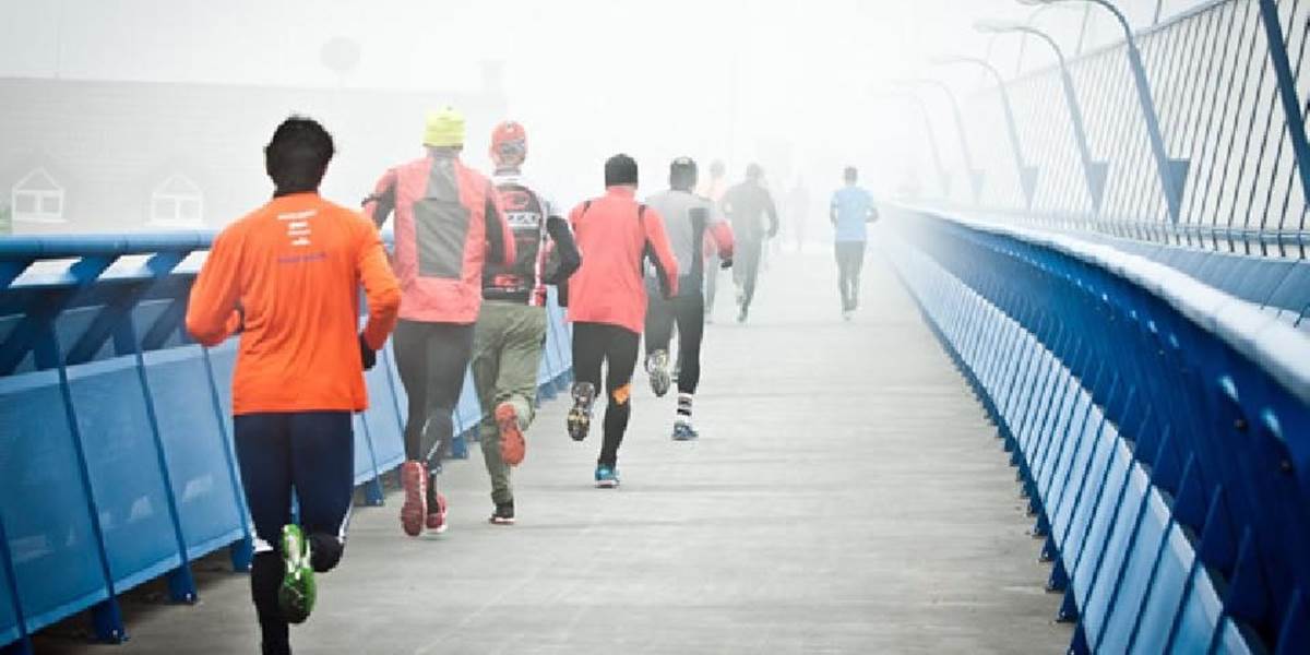 Vyše 600 mužov a žien oslávi záver roka behom cez bratislavské mosty