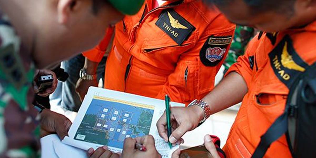 Indonézski záchranári našli veľký predmet, ktorý by mohol byť vrakom lietadla