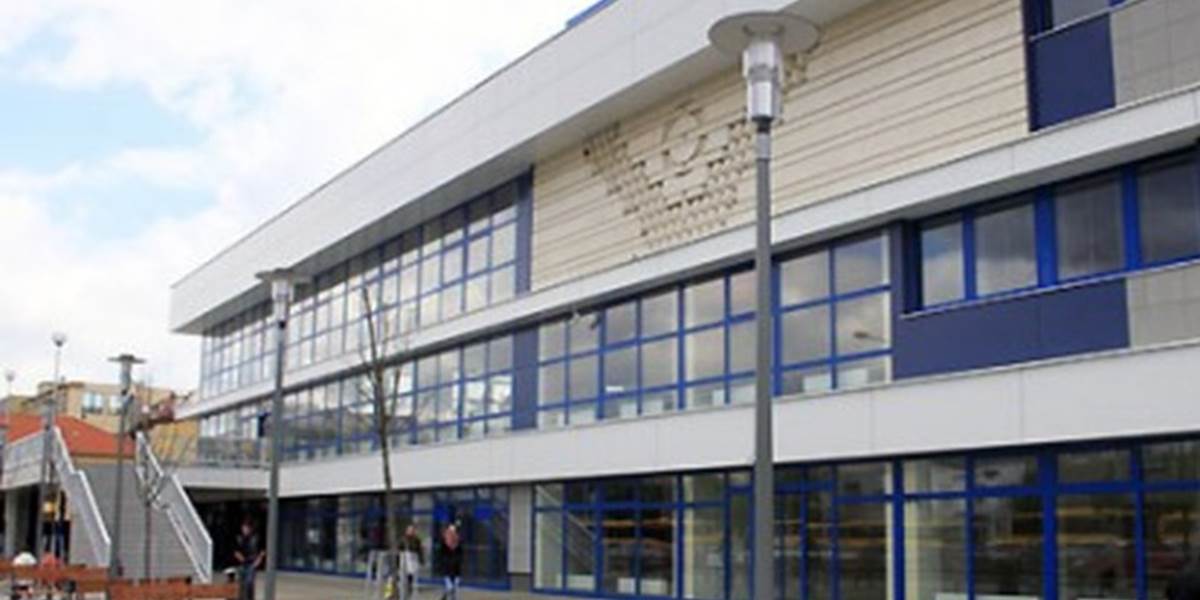 Polícia v pohotovosti: Mladíci nahlásili bombu na stanici v Trnave, skončili v rukách polície!